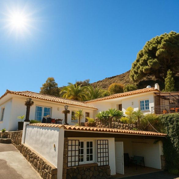 TENERIFE – Stunning Finca with Guesthouse, Sauna & Expansion Potential – Ocean and Teide Views!