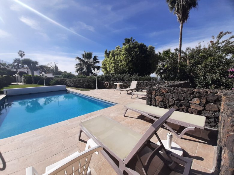 TENERIFE: Exclusive luxury flat with spectacular views of the north coast and Mount Teide