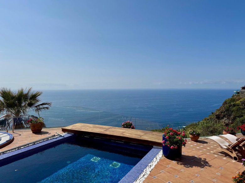 TENERIFE: A masterpiece by the sea – luxury villa with a view and vision on the first sea line!
