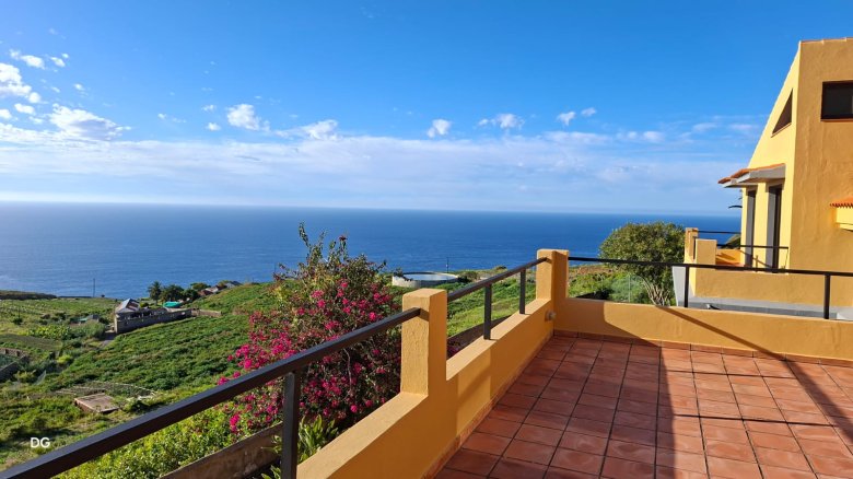 Tenerife – Exclusive Estate with Unobstructed Sea Views and Endless Possibilities