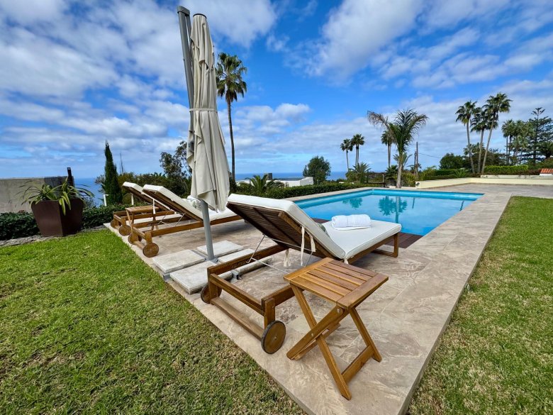 Tenerife – Villa exclusiva con impresionantes vistas al mar y al Teide en una ubicación privilegiada