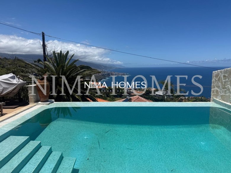 Tenerife: Exclusivo chalet con piscina, vistas al mar y al Teide y licencia vacacional activa en Santa Úrsula
