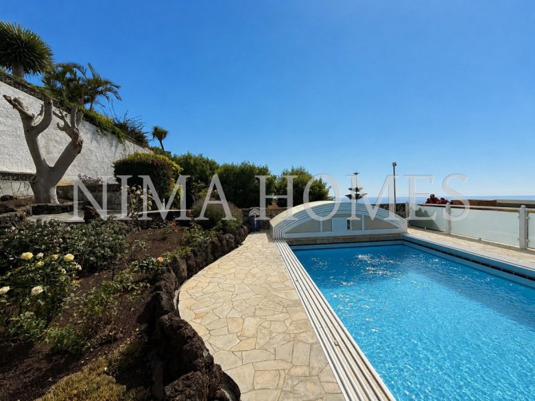 Tenerife: Exclusiva casa con apartamento independiente, magníficos jardines y extraordinario potencial de construcción en Puntillo del Sol