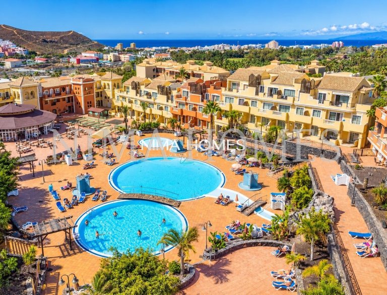 Tenerife: Modern Penthouse Apartment with Sea Views and Two Terraces in Granada Park,Los Cristianos